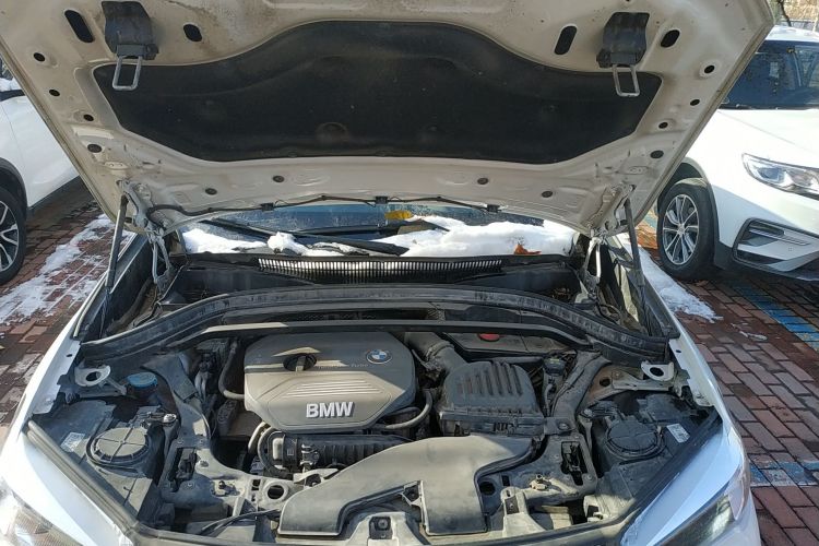 宝马X1 2016款 sDrive18Li 时尚型机舱底盘24