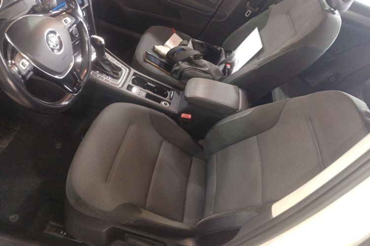 大众 高尔夫 2019款 280TSI DSG舒适型 国VI中控内饰19