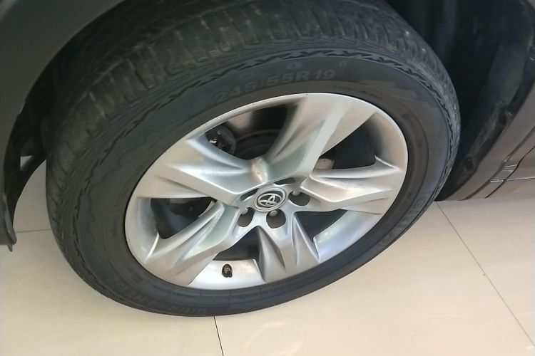 丰田 汉兰达 2015款 2.0T 四驱豪华版 7座车身外观35