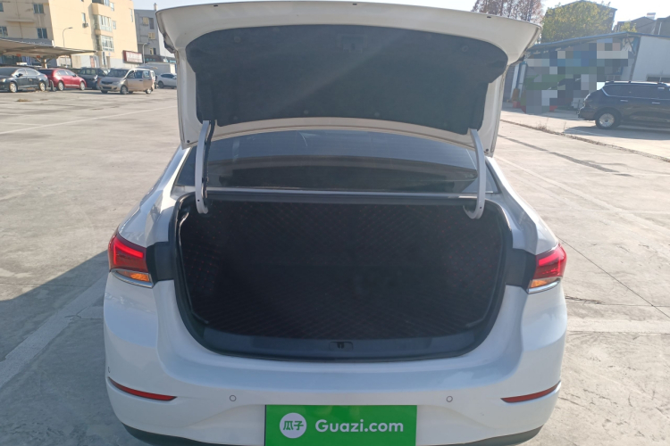 别克 英朗 2019款 18T 自动互联精英型 国VI机舱底盘23