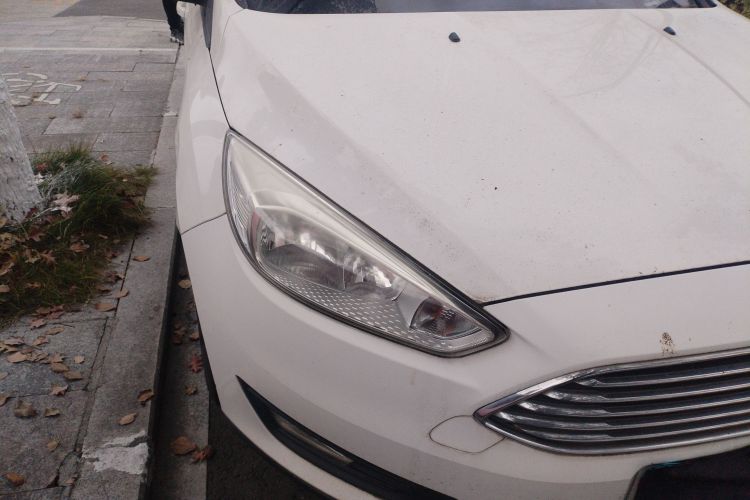 福特 福克斯 2015款 三厢 1.6L 自动舒适型车身外观8