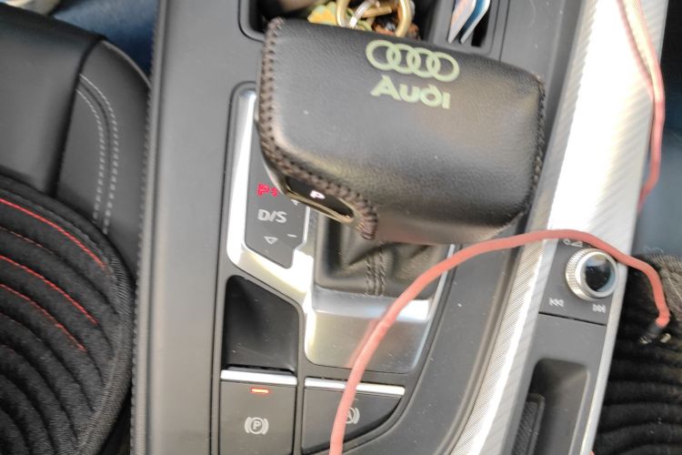 奥迪A4L 2020款 40 TFSI 时尚致雅型中控内饰18