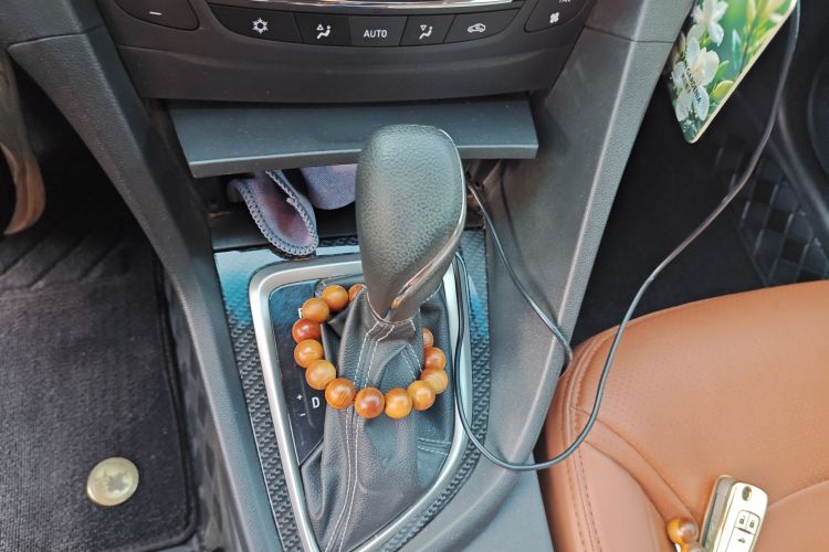 别克 英朗 2015款 15N 自动豪华型中控内饰18