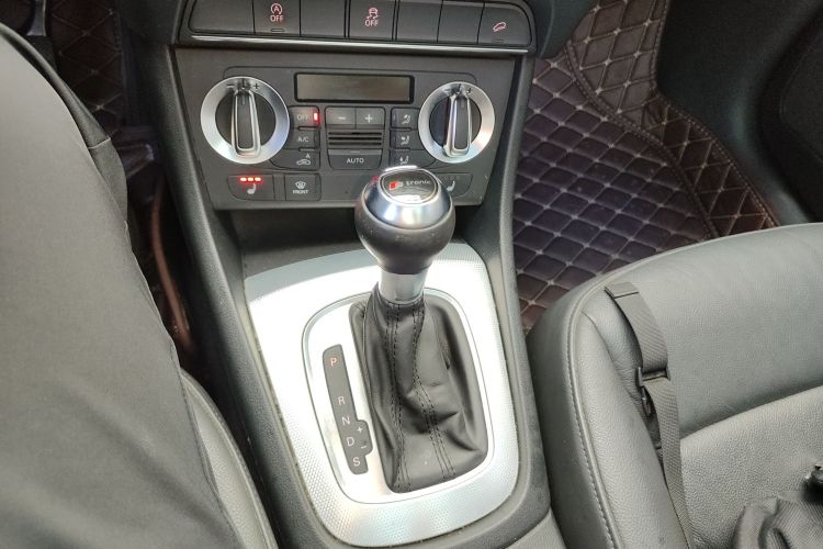 奥迪Q3(进口) 2012款 35 TFSI quattro 舒适型局部细节18