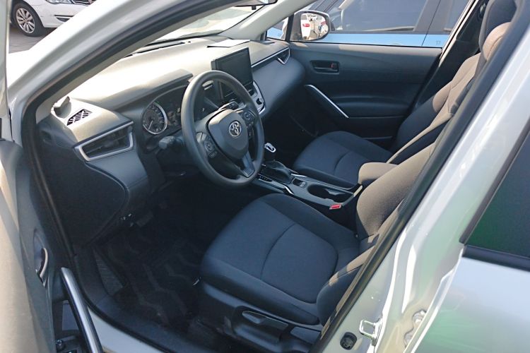 丰田 卡罗拉锐放 2022款 2.0L 精英版中控内饰7003