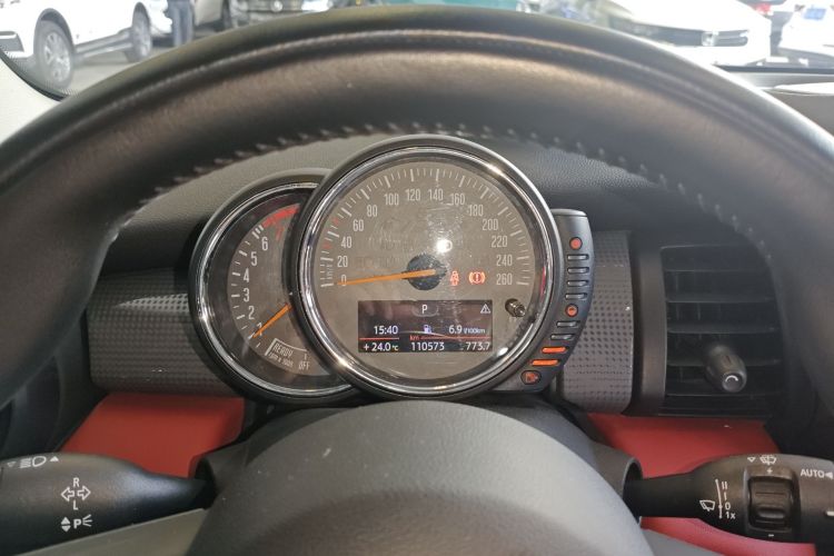 MINI 2015款 1.5T COOPER Fun 五门版中控内饰14