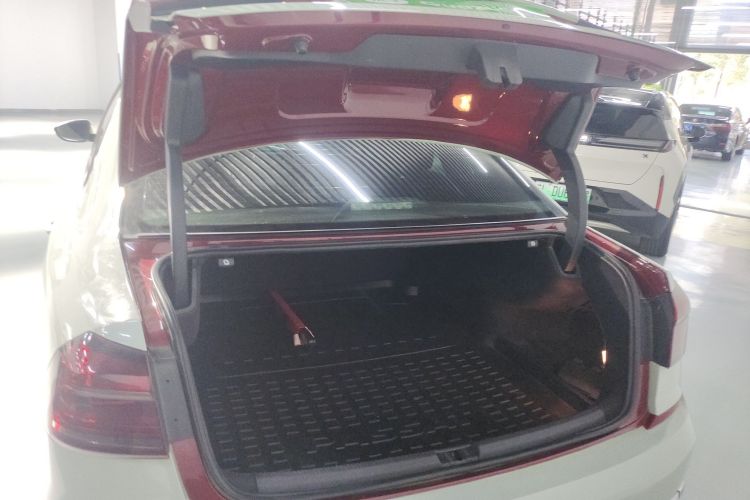 大众 帕萨特 2016款 330TSI DSG尊荣版机舱底盘23