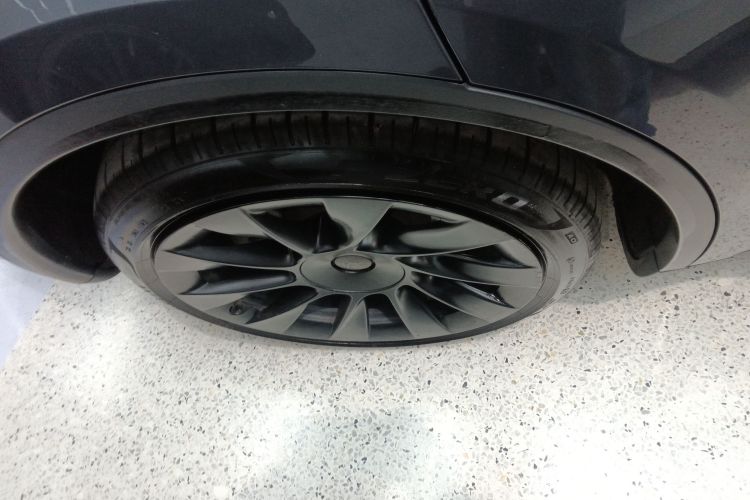 特斯拉 Model Y 2021款 长续航全轮驱动版车身外观6003