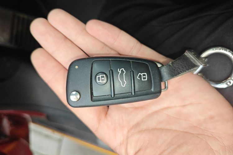 奥迪TTS 2013款 TTS Coupe 2.0TFSI quattro中控内饰11