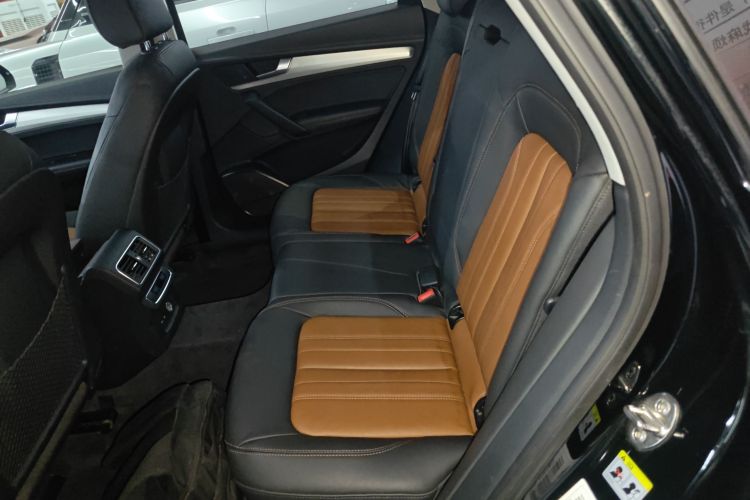 奥迪Q5L 2020款 改款 40 TFSI 荣享时尚型中控内饰7004