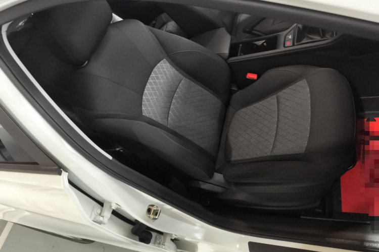 荣威i5 2023款 1.5L 手动舒享版局部细节41