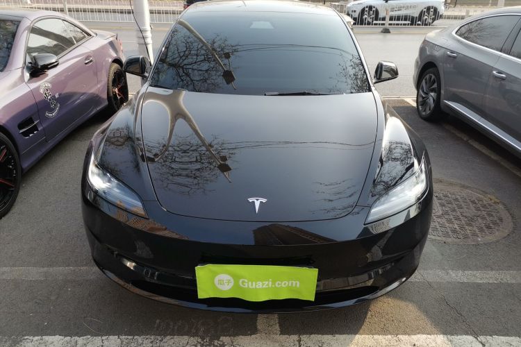 特斯拉 Model 3 2023款 后轮驱动版车身外观2