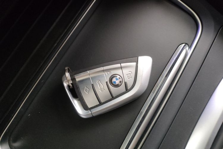 宝马3系 2018款 320Li 领先型M运动套装中控内饰7001