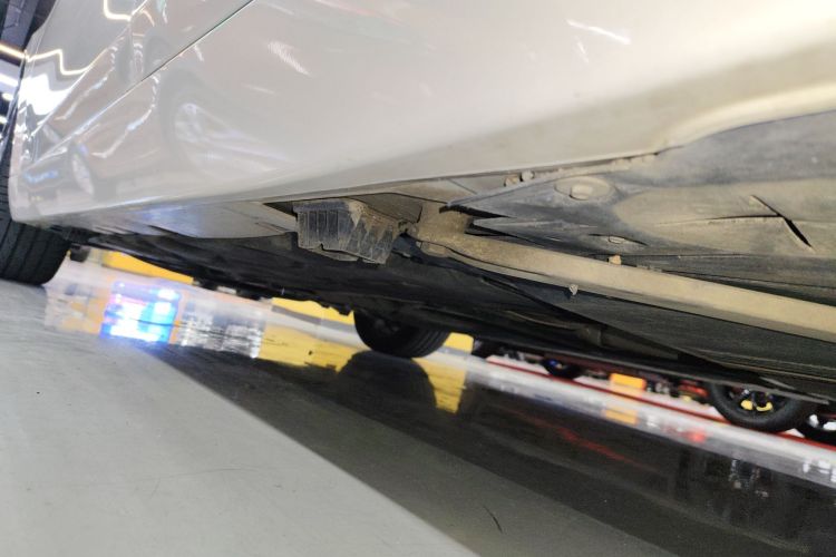 宝马1系 2020款 120i 时尚型局部细节9002