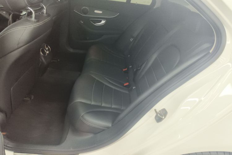 奔驰C级 2017款 C 180 L 运动版中控内饰21