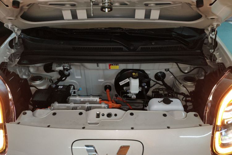 五菱汽车 宏光MINIEV 2025款 四门版 进阶款机舱底盘24