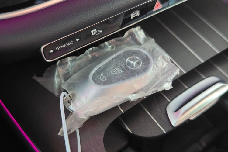 奔驰E级 2025款 改款 E 300 L 豪华型中控内饰11