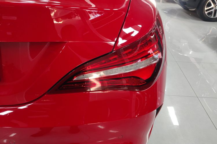 奔驰CLA 2018款 CLA 200 时尚型车身外观9