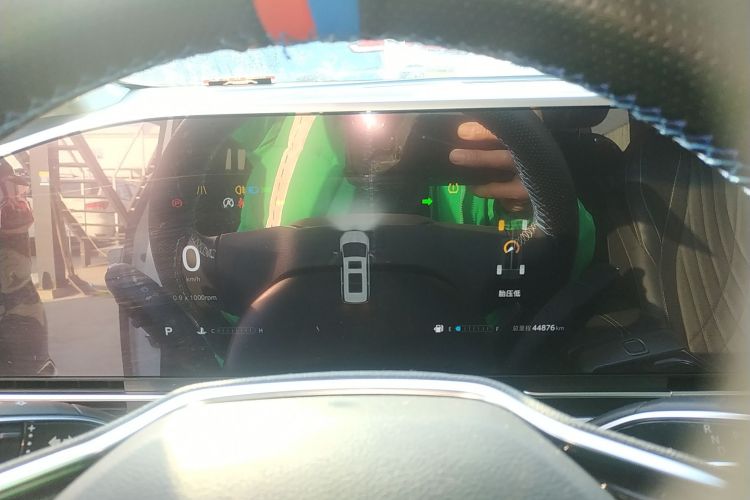 上汽大通MAXUS 大通G90 2022款 2.0T 星辰七座版中控内饰14