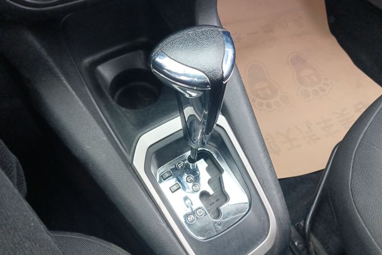 标致301 2016款 1.6L 自动舒适版局部细节18