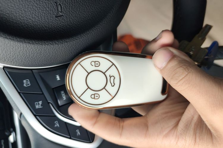 欧拉好猫 2021款 400km标准续航 雅典娜版 磷酸铁锂中控内饰11