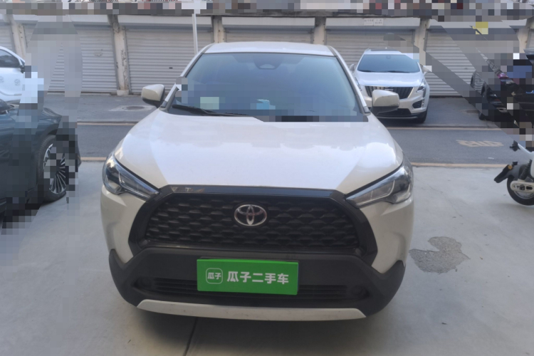 丰田 卡罗拉锐放 2023款 2.0L 先锋版车身外观2