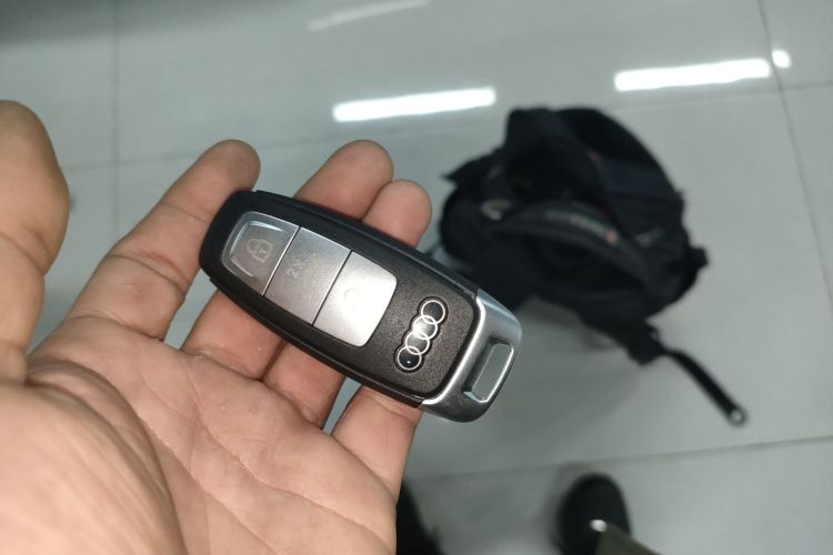 奥迪A3 2025款 A3L Limousine 35TFSI 飞驰尊享型中控内饰11