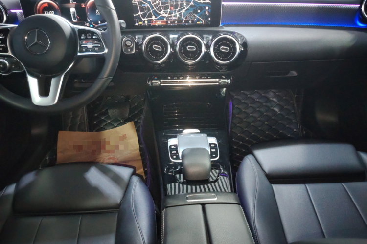 奔驰A级 2019款 A 200 L局部细节16