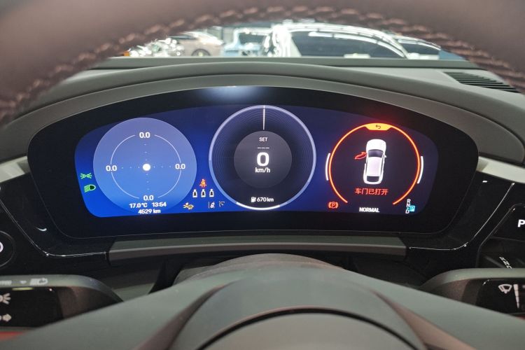 保时捷 Macan新能源 2024款 Macan 长续航版中控内饰14
