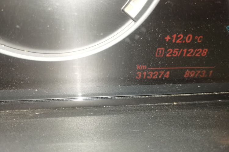 宝马5系 2014款 520Li 典雅型中控内饰15