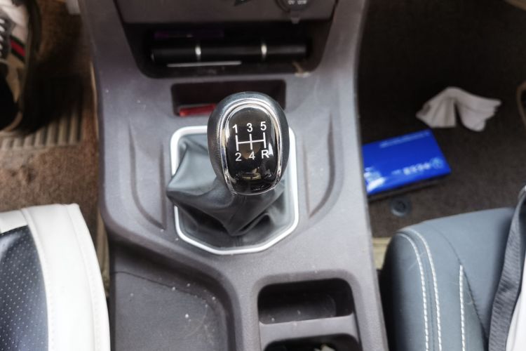 BAW北汽制造 锐胜王牌M7 2023款 1.6L 长轴创富型 7座中控内饰18