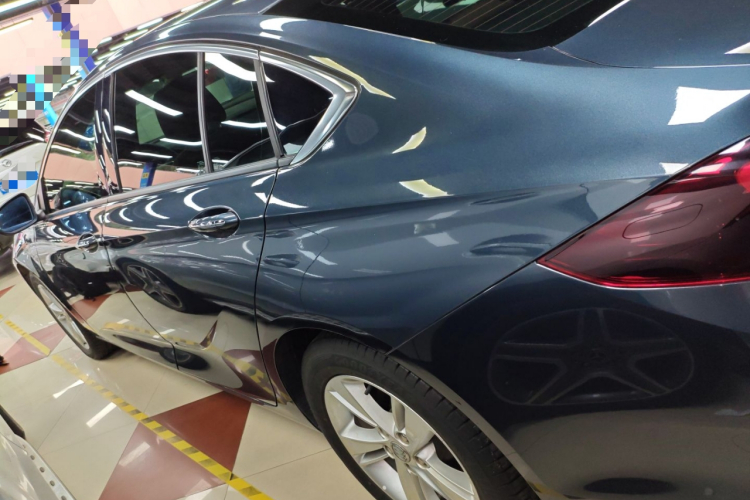 别克 君威 2019款 20T 精英型 国VI车身外观4