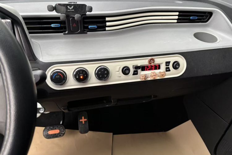 五菱汽车 宏光MINIEV 2022款 自在款 磷酸铁锂中控内饰16