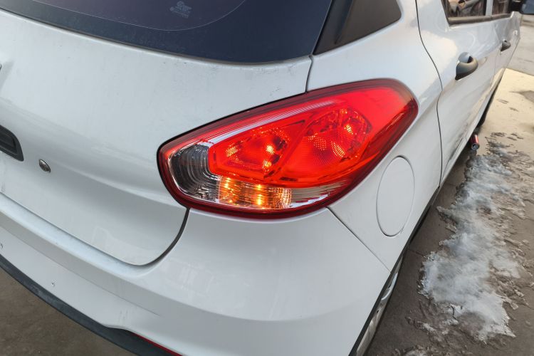 宝骏310 2016款 1.2L 手动超值型车身外观6006