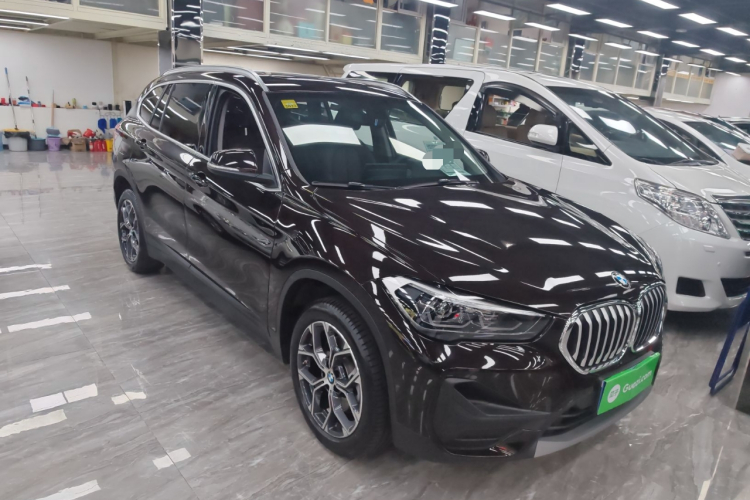 宝马X1 2021款 sDrive25Li 领先型车身外观3