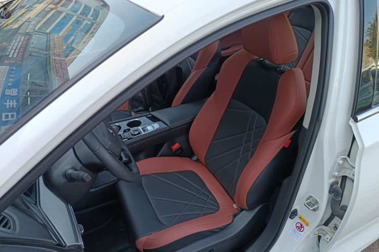 长安 逸动 2022款 PLUS 蓝鲸NE 1.4T GDI DCT旗舰版中控内饰19