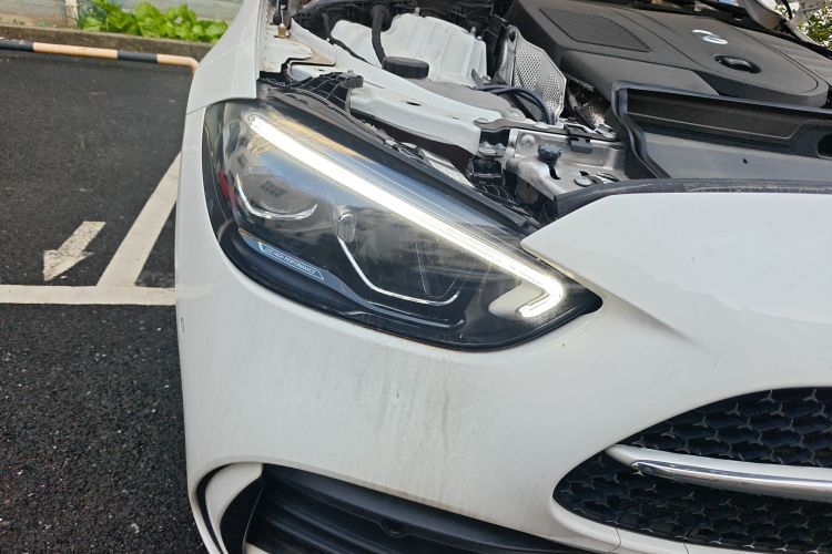 奔驰C级 2024款 C 260 L 运动版车身外观8