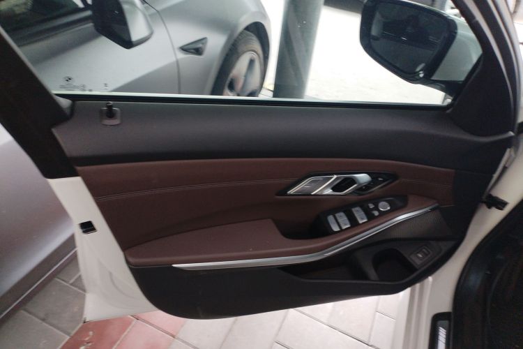 宝马3系 2022款 改款 325Li M运动套装中控内饰7007