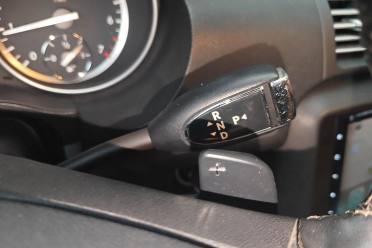 奔驰R级 2010款 R 300 L 豪华型局部细节18