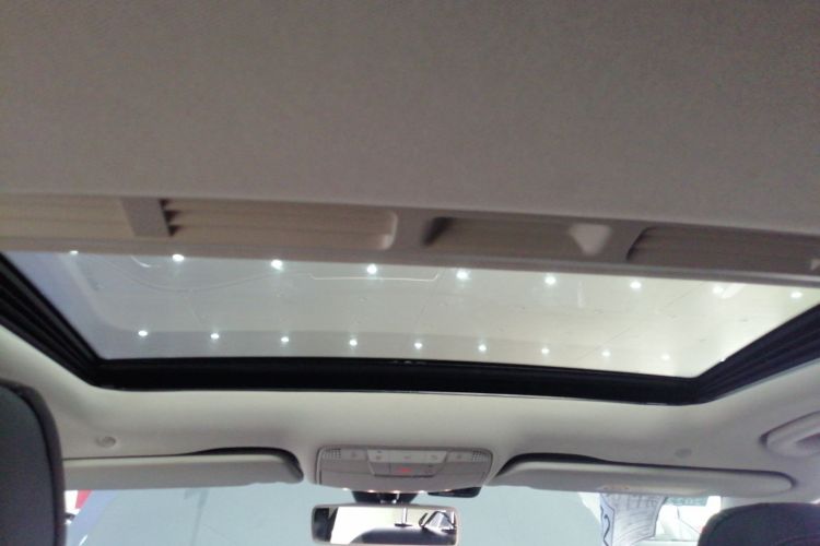 奔驰C级 2020款 改款 C 200 L 时尚型运动版局部细节22