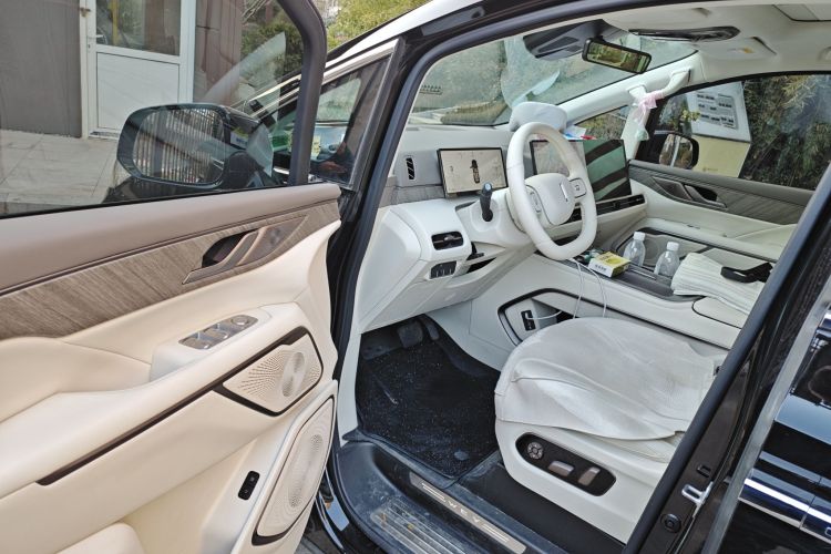 魏牌 高山 2025款 四驱高山8中控内饰20