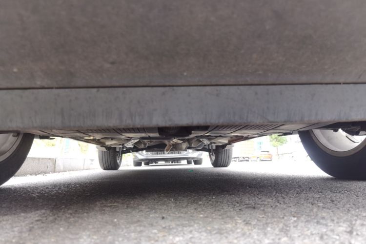 Jeep 指南者 2021款 220T 自动领先版局部细节9008