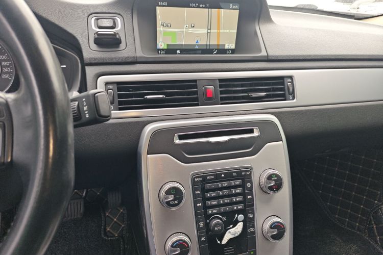 沃尔沃S80L 2015款 2.0T T5 智逸版中控内饰16