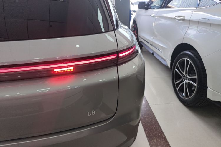 理想汽车 理想L8 2023款 Pro车身外观9