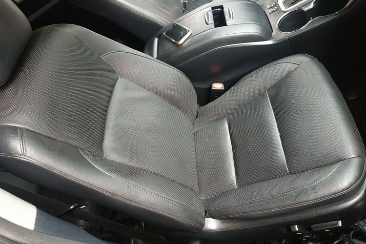 丰田 汉兰达 2015款 2.0T 四驱豪华版 7座局部细节41