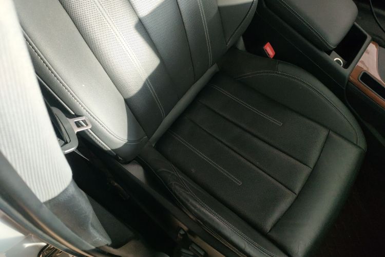 奥迪A4L 2020款 40 TFSI quattro 豪华致雅型局部细节41