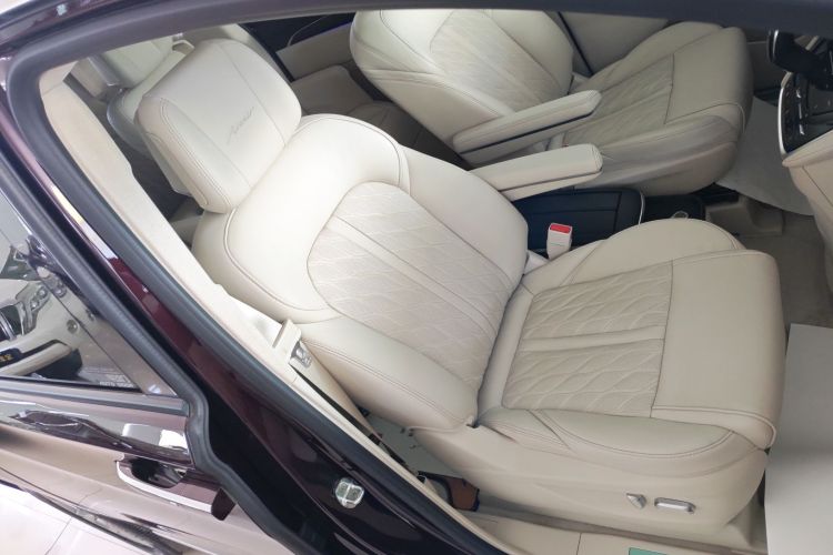 别克GL8 2022款 Avenir艾维亚 七座亲礼版局部细节41