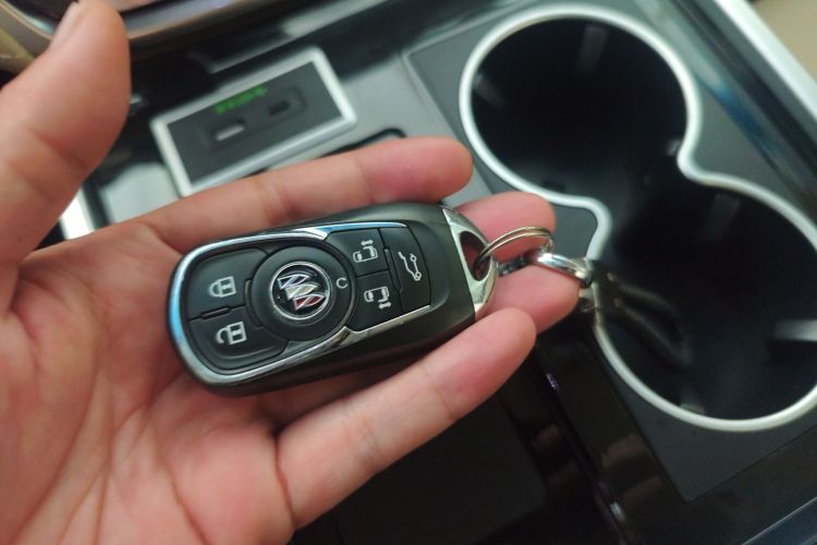 别克GL8 2022款 ES陆尊 653T 旗舰型中控内饰11