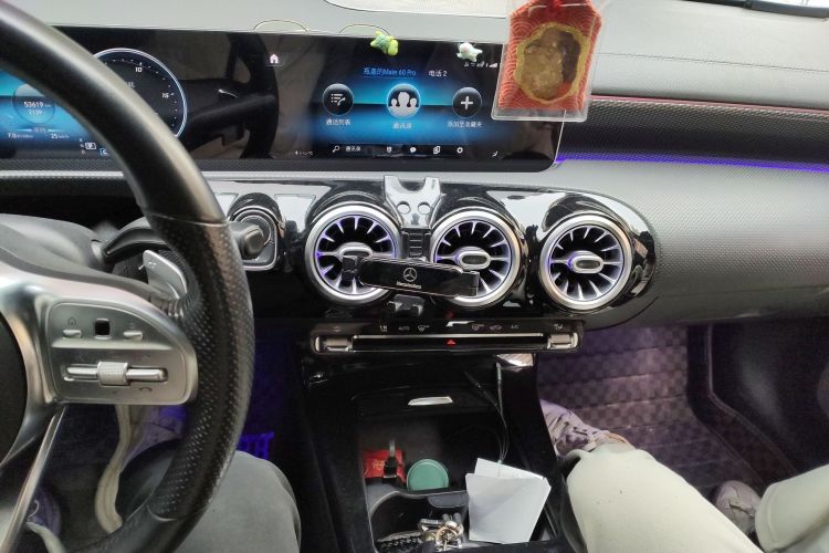 奔驰A级 2020款 A 200 L 运动轿车中控内饰16
