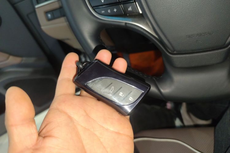 雷克萨斯ES 2025款 200 臻享版中控内饰11